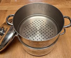 Large steamer and stockpot
