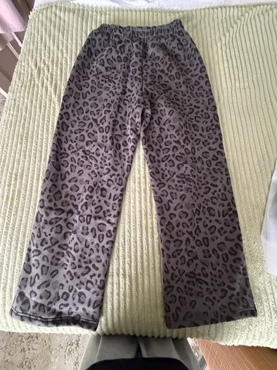 COMFRT Minimalist Straight Leg Sweatpants in "Panther"