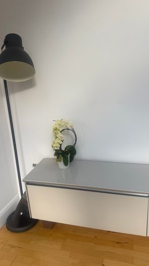 Floating tv unit