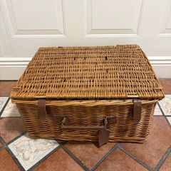 Hamper basket