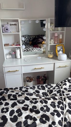 Vanity Table Dresser