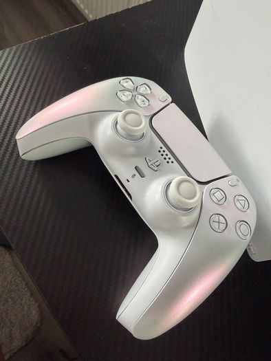 PS5 for sale working perfect with one controller