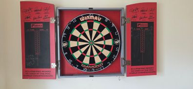 Winmau Dartboard and Mat