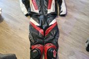 Alpinestars 2 pice leathers Rc1 apex