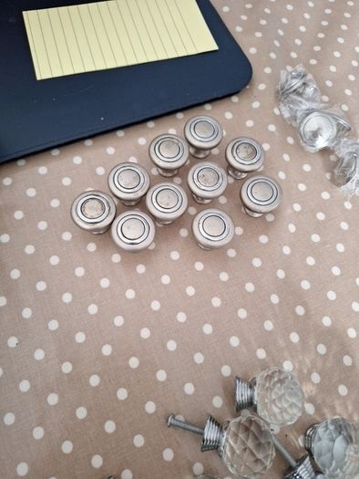 press knobs