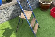 Step ladder