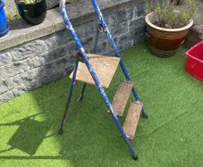 Step ladder