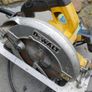 DEWALT 110V Circular Saw, 7-1/4 inch, Pivoting with up to 57 Degree Bevel, Corded (DWE575SB) Image 10