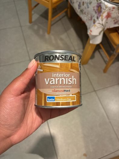 Ronseal Interior Varnish in Medium Oak