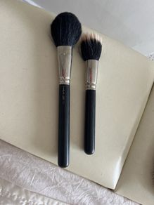 2 x Genuine Mac Make Up Brushes