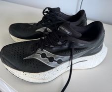 Saucony Endorphin Speed 4 race shoe