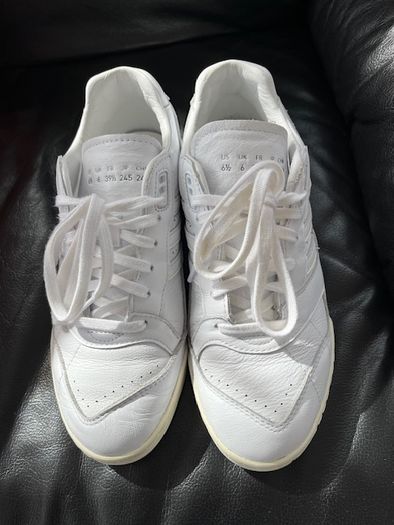 Adidas  AR Trainer. Marathon Running Shoe Sneaker Runners. Super Comfortable Light Weight Uk 6 Eu 39. In Pristine Condition.