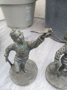 1 (2) Vintage "Child of Peace" Figurines