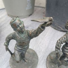1 (2) Vintage "Child of Peace" Figurines