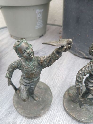 1 (2) Vintage "Child of Peace" Figurines