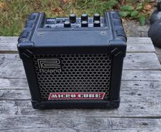 Roland Micro Cube Battery/Adapter-Powered Guitar Amplifier