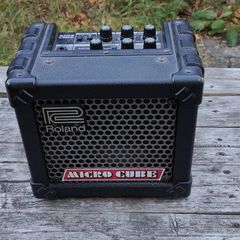 Roland Micro Cube Battery/Adapter-Powered Guitar Amplifier