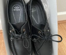 Brand New - Susst Gaby Girls WS Deck Shoe Navy Leather White Sole - Size 39