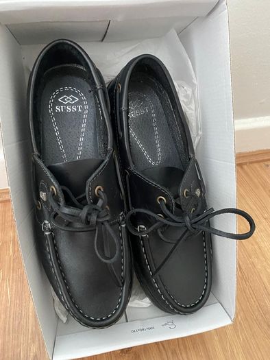 Brand New - Susst Gaby Girls WS Deck Shoe Navy Leather White Sole - Size 39