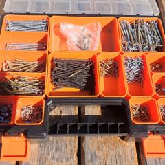 screws box