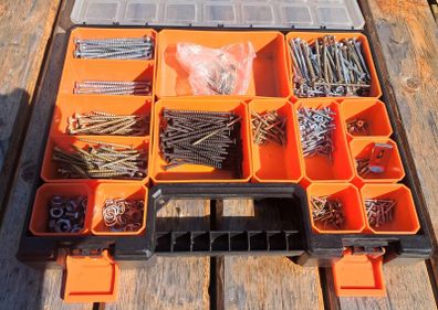 screws box