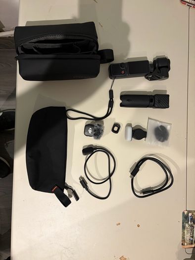 DJI Osmo Pocket 4 Creator Combo