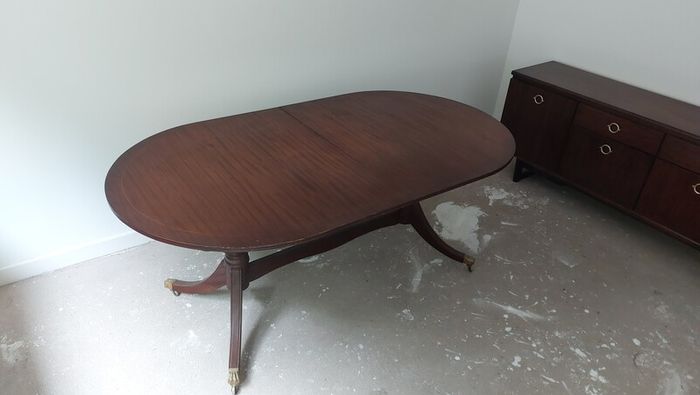 Solid mahogany oval extendable dining table, 6 chairs