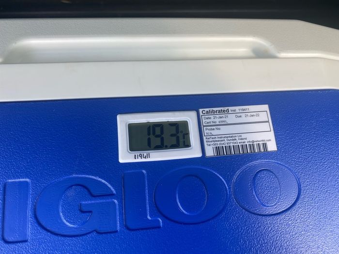 Igloo Laguna Roller Cooler Box 26L with Integrated Thermometer