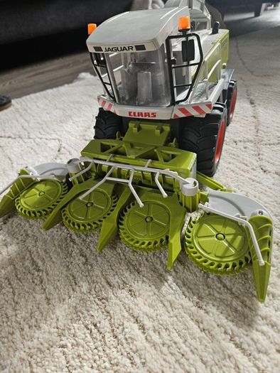 Bruder Claas Jaguar Harvester