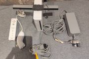 Nintendo Wii console, controller, power supply, motion bar,AV cable. No games