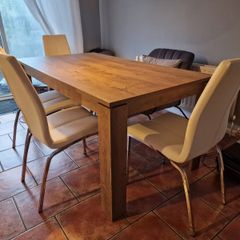 Dining table and 4 chairs set