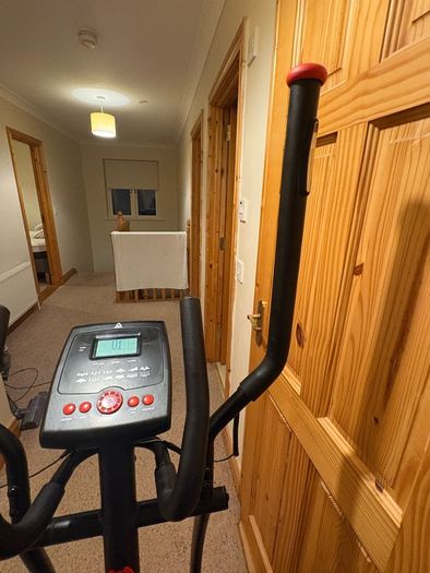 Reebok Jet100 Elliptical Trainer