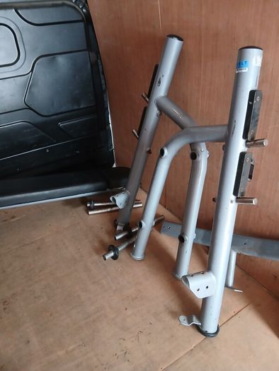 Commercial bench press