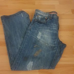 Denim Jeans .. Burtons .. Waist 32" Short Leg