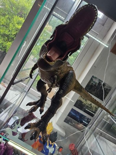 Mattel Jurassic World Jurassic Park Hammond Collection Tyrannosaurus Rex Dinosaur Figure, 24in Long with 14 Movable Joints, Movie Collectible
