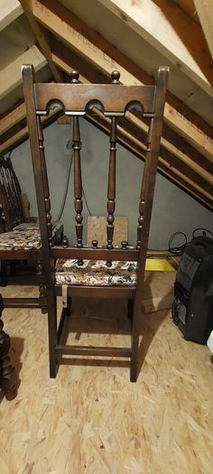8 Ercol chairs: 6 chairs / 2 carvers
