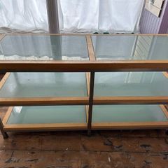 Shop counter and shop display cabinet