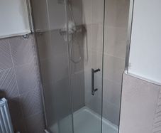 Hydro express sliding shower door
