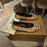 Burberry girls shoes Image 2
