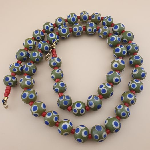 Vintage Venetian Style Thousand Eyes Leaf Green Glass,Blue Eyes Necklace 24 inches