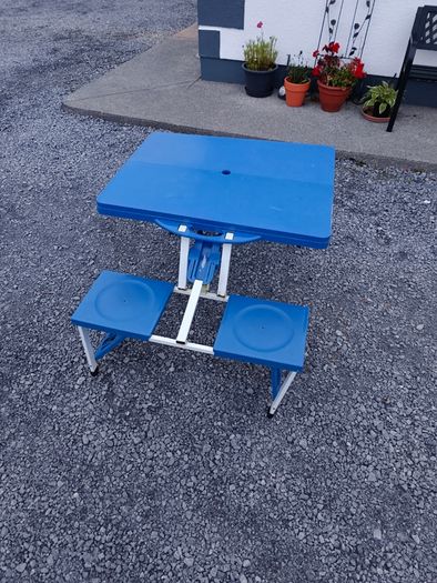 Foldable camping table and chairs