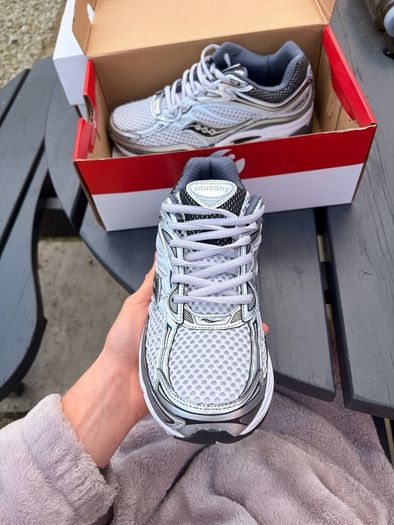 saucony progrid omni 9