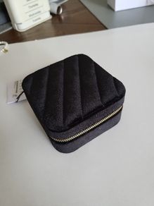 Jewellery box travel