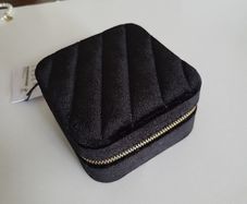 Jewellery box travel