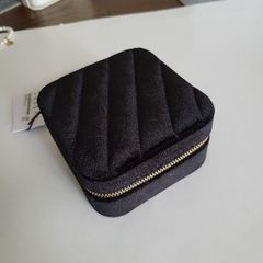 Jewellery box travel