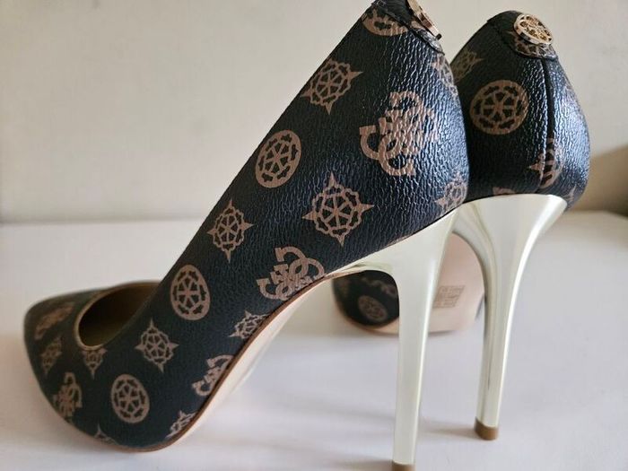 Guess Brown Logo-Print Court Shoes Brocr-Brown RRP 129e 6 UK & 7 UK NEW & BOXED perfect for Christmas party