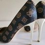 Guess Brown Logo-Print Court Shoes Brocr-Brown RRP 129e 6 UK & 7 UK NEW & BOXED perfect for Christmas party Image 3
