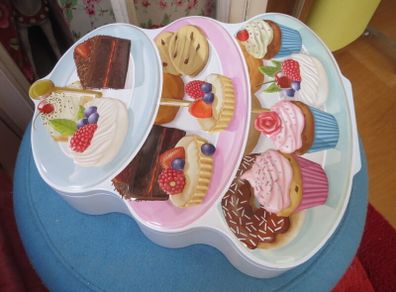 tin box cupcakes