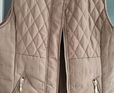 Gold tone light-weight padded gilet Sz L (Fit 12-14 UK)