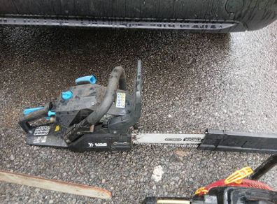 3 Chainsaws 1 Grass Strimmers